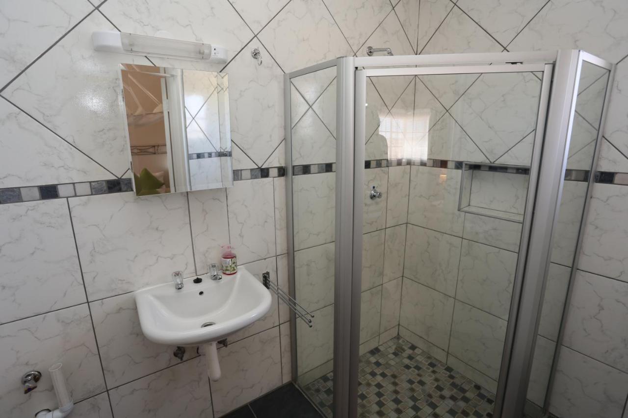 Apartament Orange House Self Catering Aus Zewnętrze zdjęcie