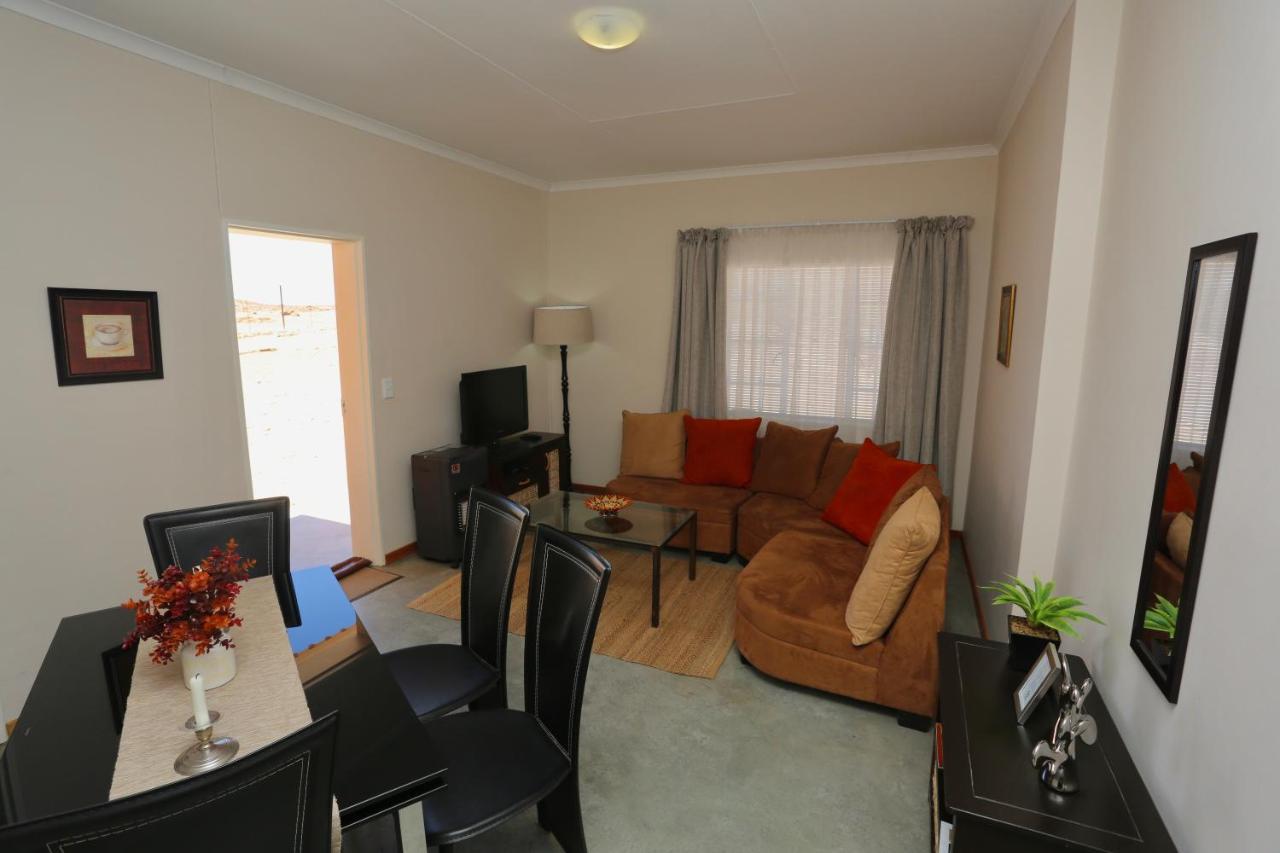 Apartament Orange House Self Catering Aus Zewnętrze zdjęcie